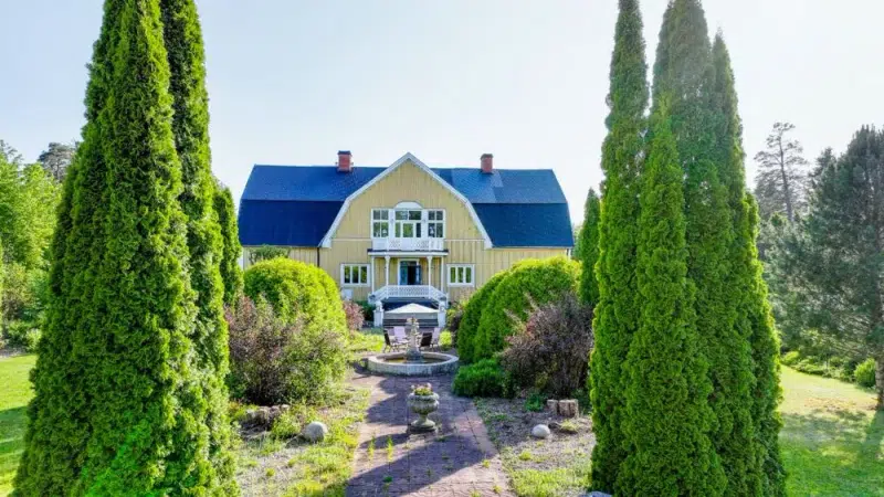 Villa, 11 rum, 500 m² i Östervåla