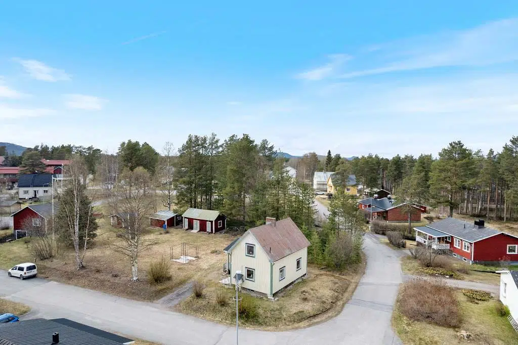 Bild 1 av 18 på Bladviksvägen 1