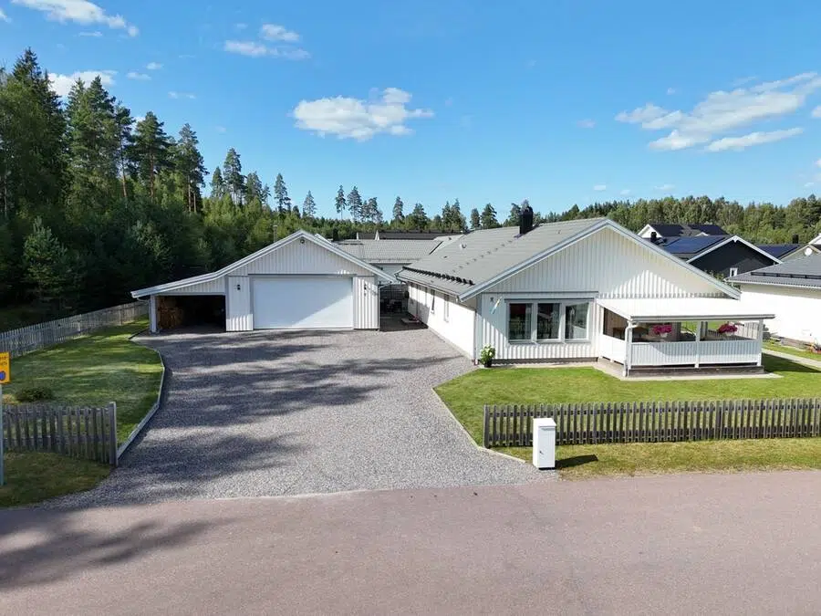 Bild 1 av 21 på Järvstigen 14