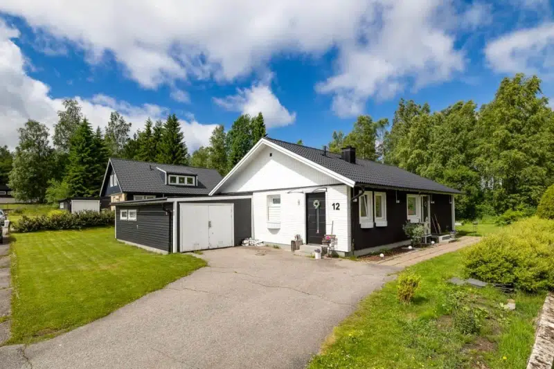 House, 5 rooms, 98 m² in Laxå