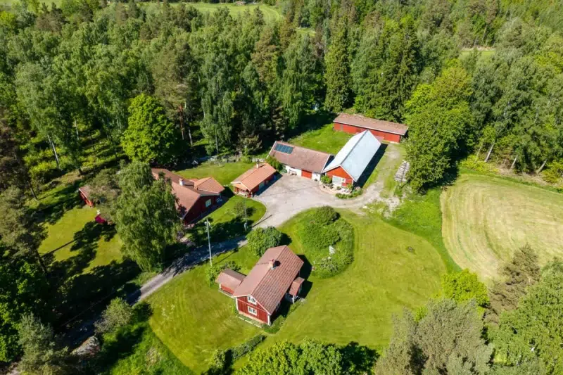 Farm, 3 rooms, 120 m² in Örebro