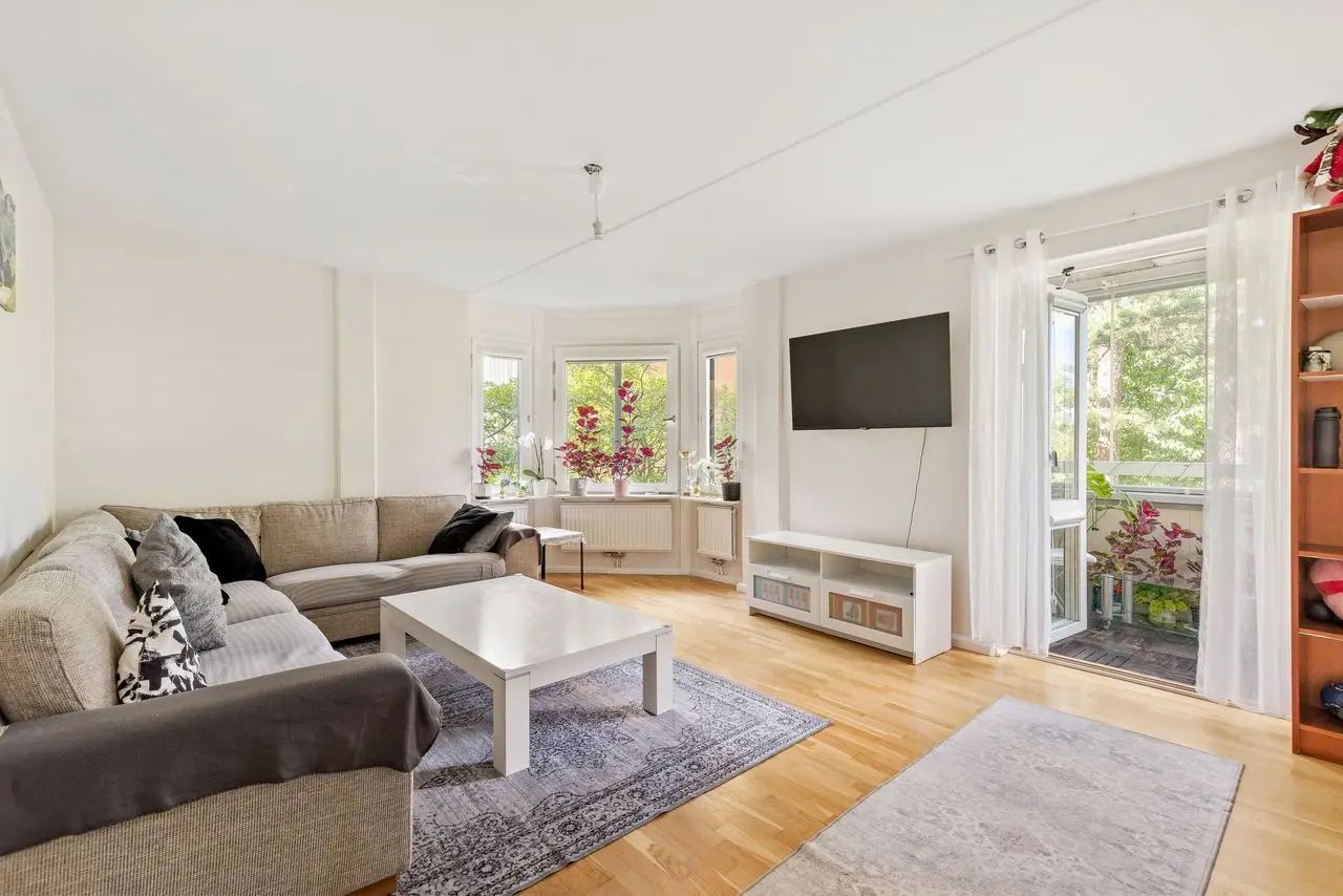 Lägenhet, Lavettvägen 42. Bild 1 av 1