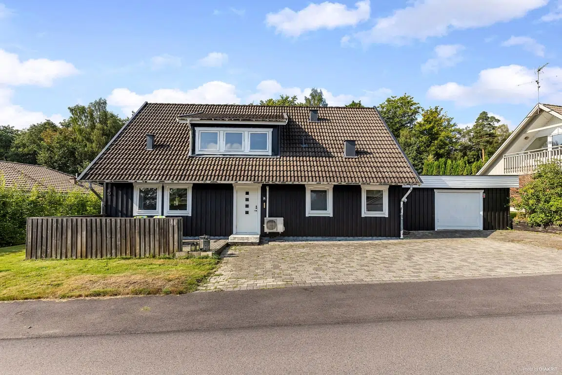 Image 1 of 26 of Lindliden 5