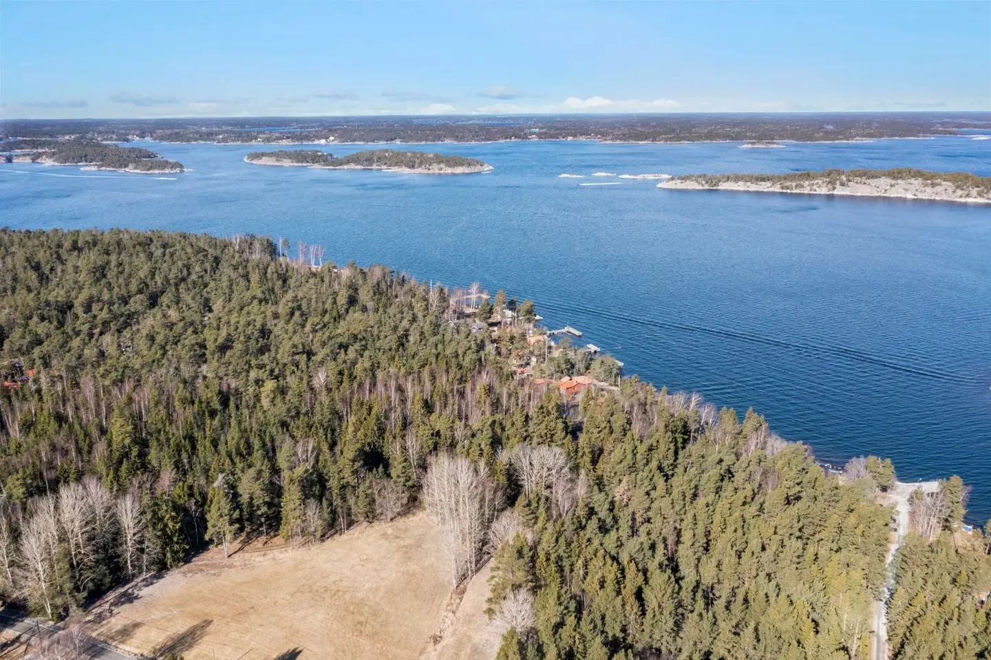 Bild 1 av 20 på Runmarö Långvik 666