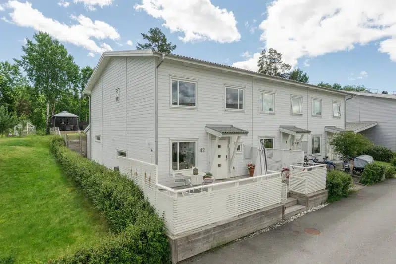 Semi-detached/terraced, 5 rooms, 126 m² in Täby