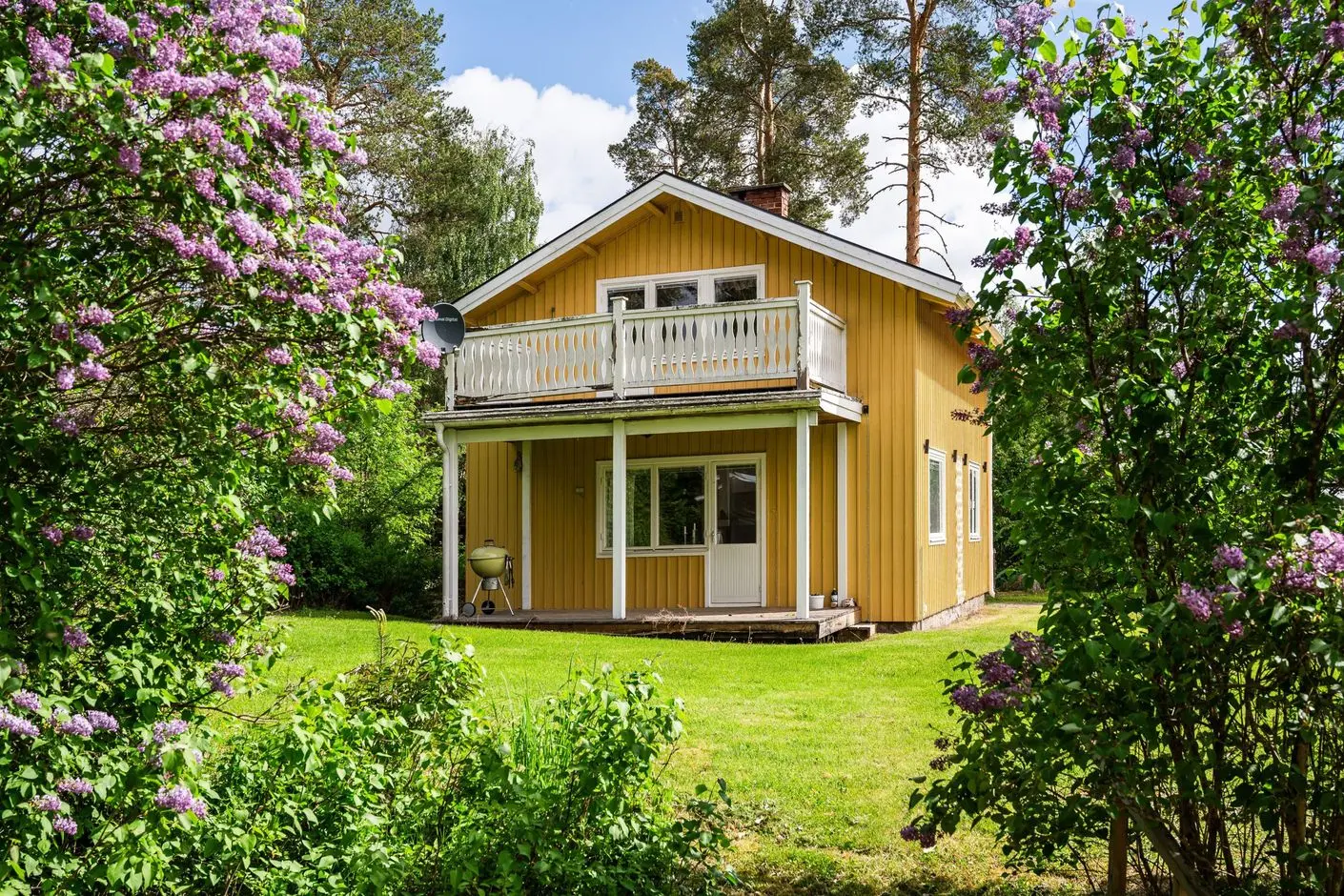 Bild 1 av 21 på Hallsta 352