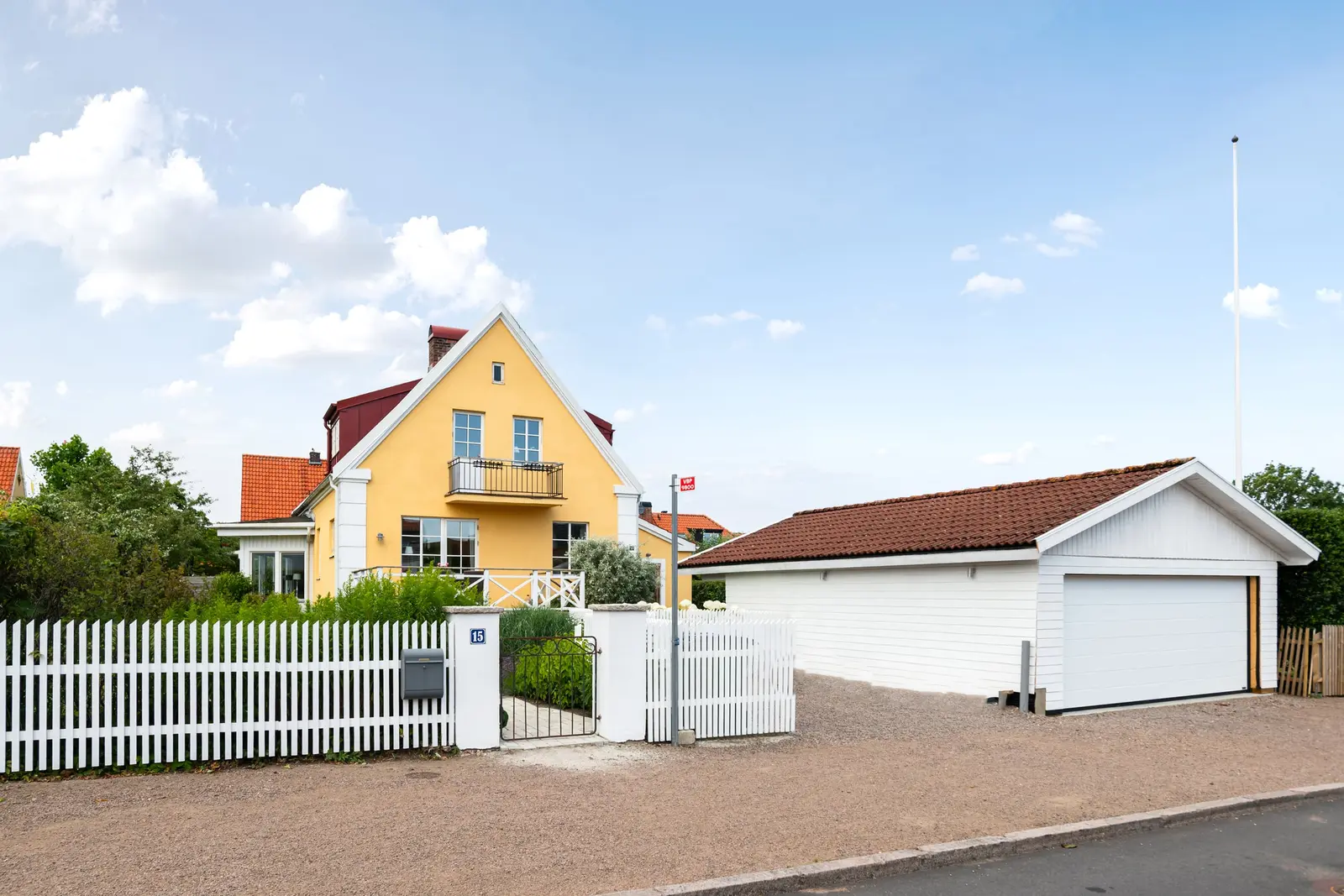 Image 1 of 1 of Värmlandsgatan 15