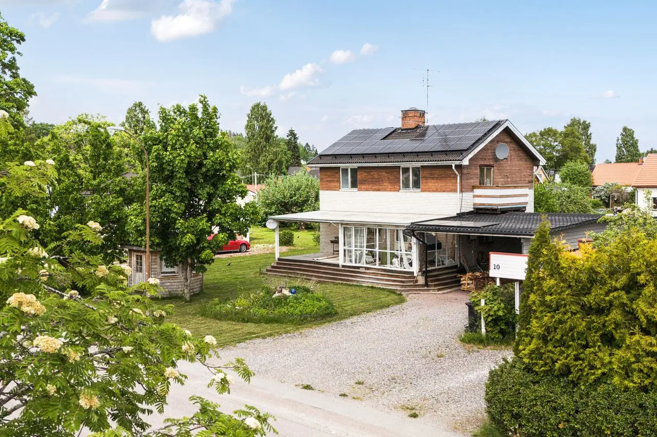 Bild 1 av 7 på Idrottsvägen 12