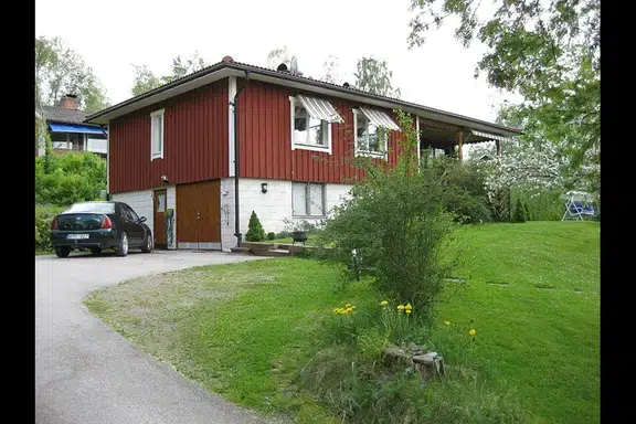 Image 1 of 1 of Kopparvägen 5