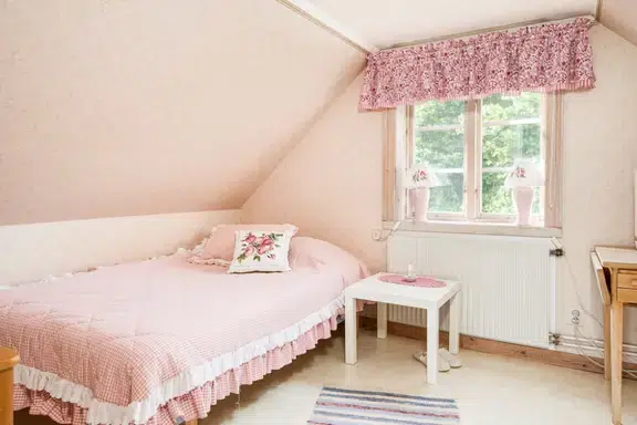 Bild 1 av 1 på Mjölnerbacken 34