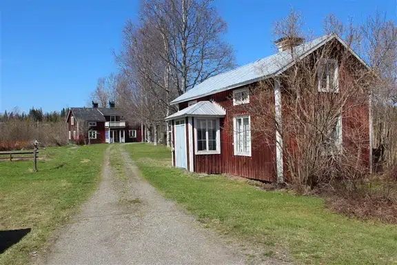 Image 1 of 1 of Rosenvägen 10