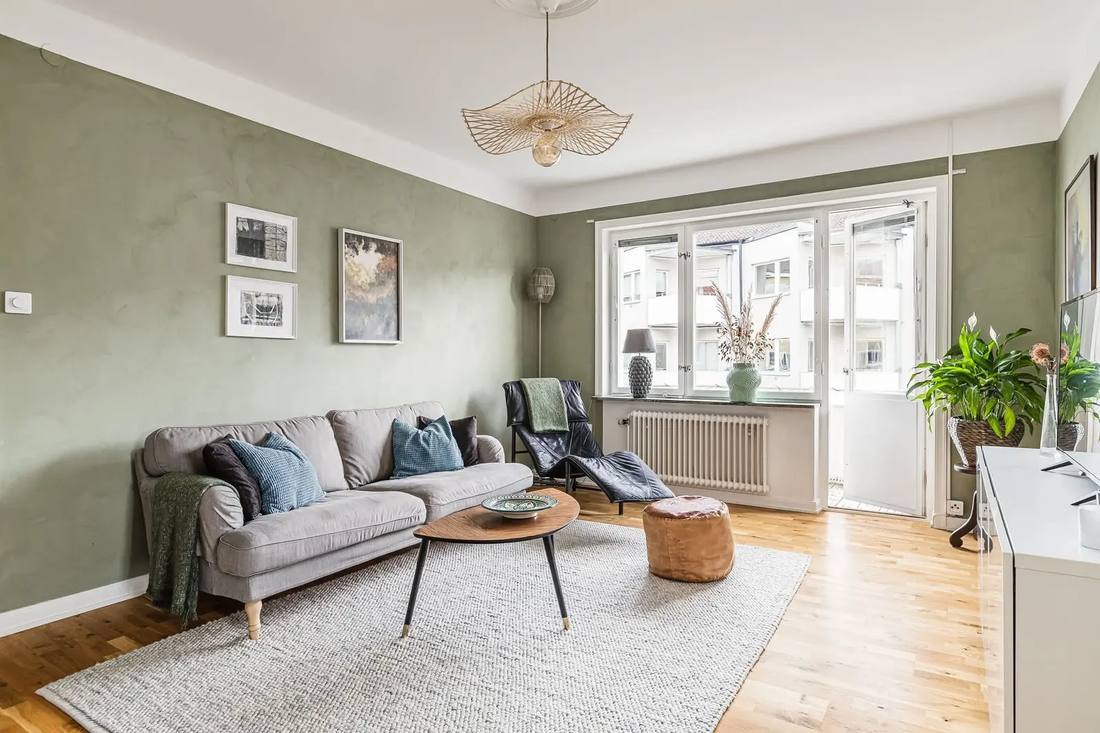Image 1 of 21 of Drottninggatan 36B