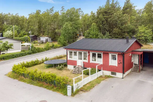 Bild 1 av 1 på Bergsättravägen 1