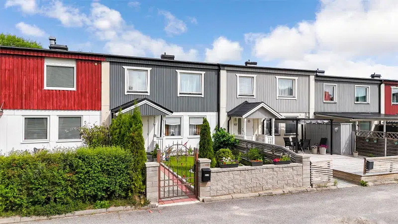 Semi-detached/terraced, 5 rooms, 136 m²