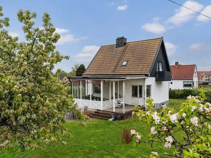 House, 6 rooms, 104 m²