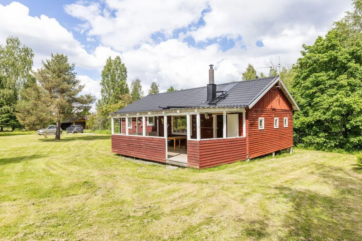 Fritidshus, Grenvägen 4, Skinnskatteberg. Bild 1 av 1