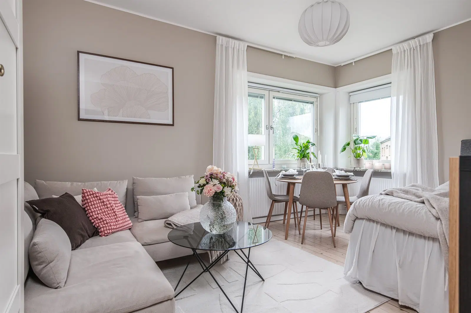 Lägenhet, S:t Olofsgatan 38, Östergötland. Bild 1 av 1