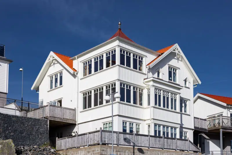House, 8 rooms, 336 m² in Rörö