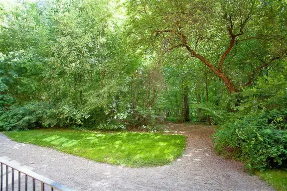 Image 1 of 1 of Hjorthallvägen 1