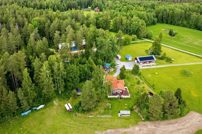 Farm in Örebro