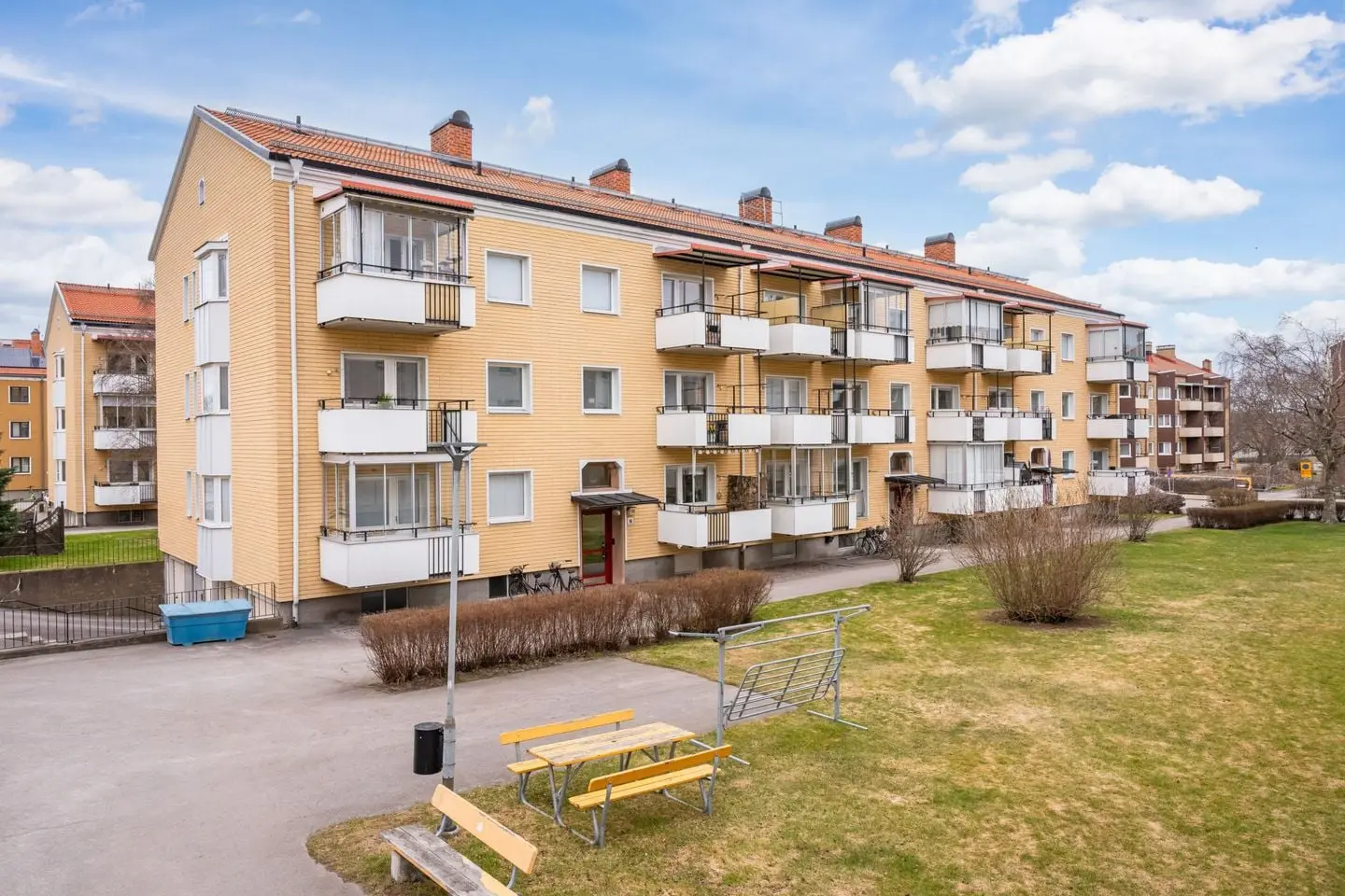 Bild 1 av 17 på Hagagatan 13B