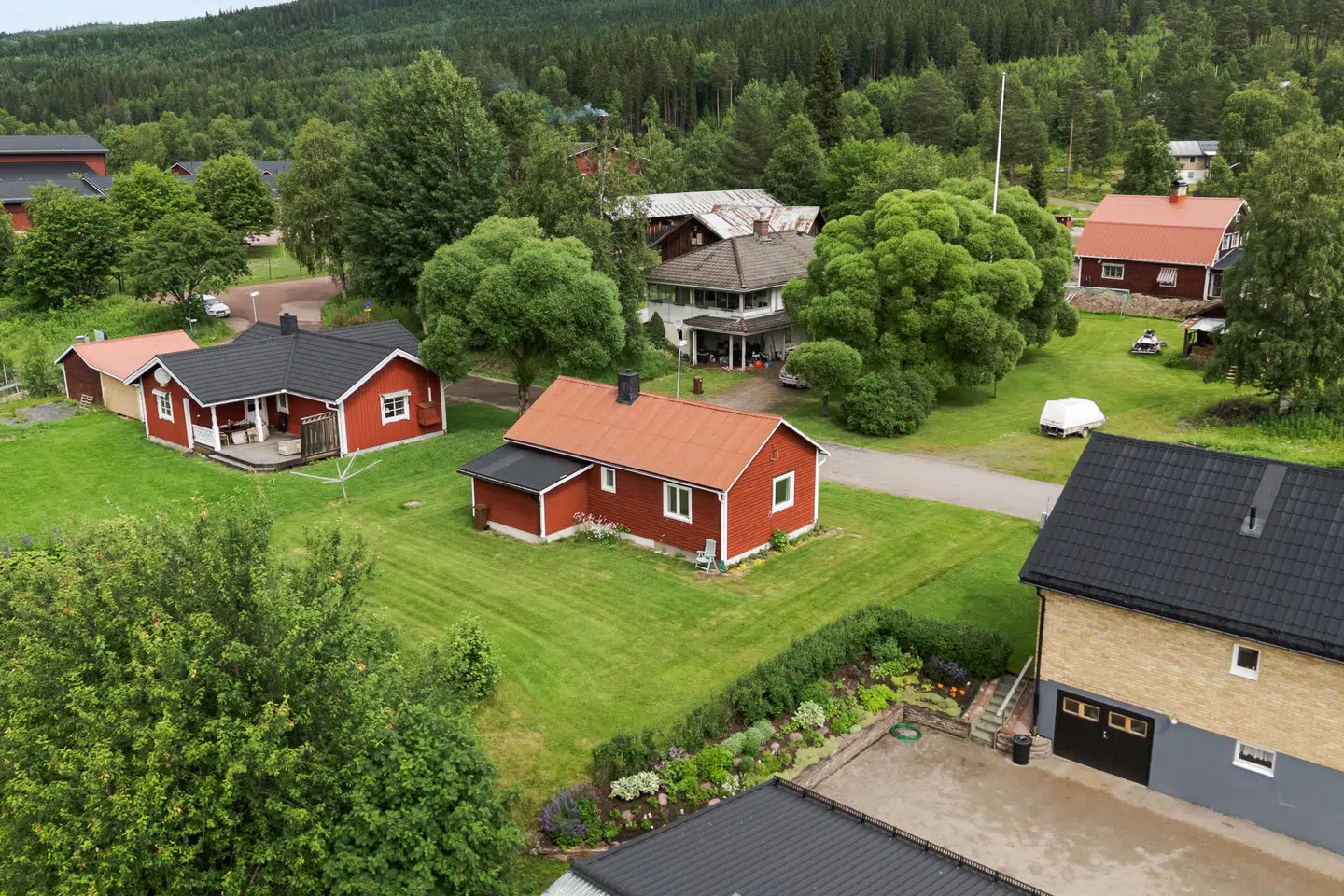 Bild 1 av 1 på Kyrkbyn 123