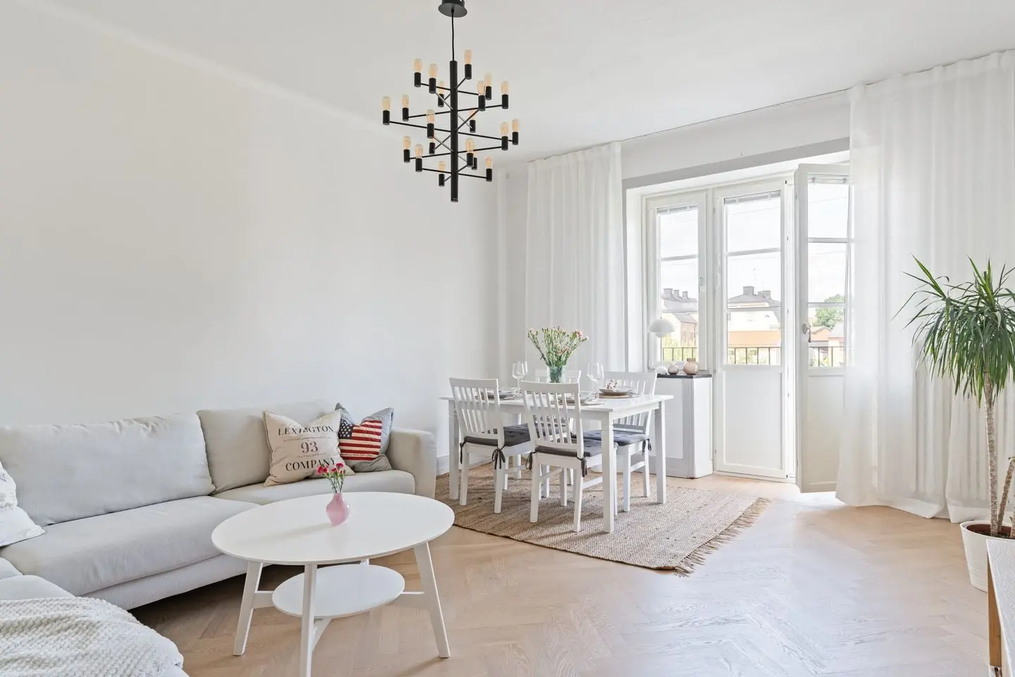 Bild 1 av 50 på Södra Bangårdsgatan 4B