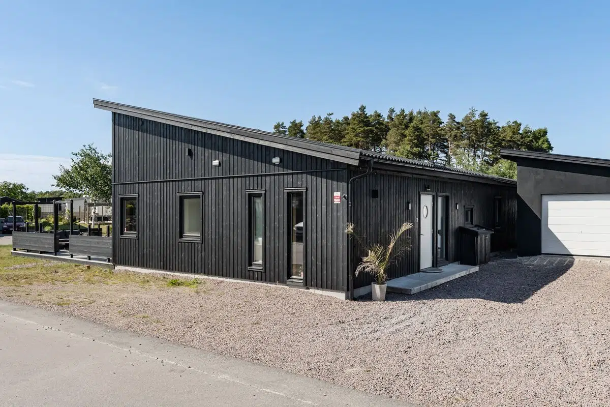 Bild 1 av 1 på Körsbärsvägen 1