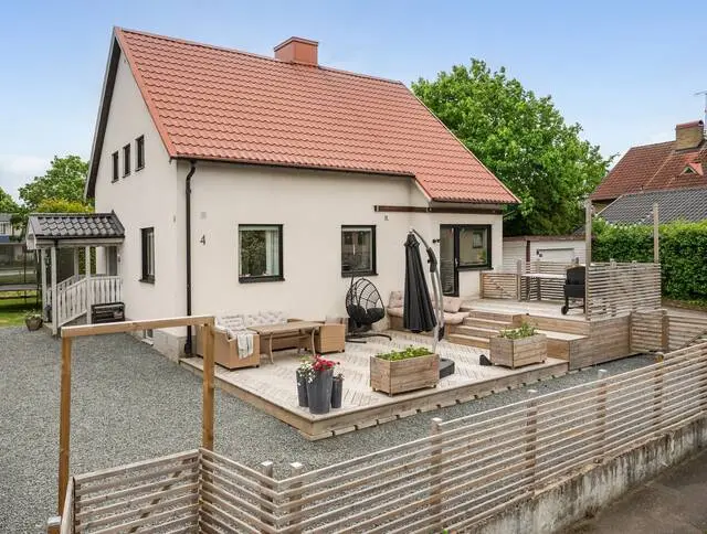 Bild 1 av 1 på Enningervägen 4