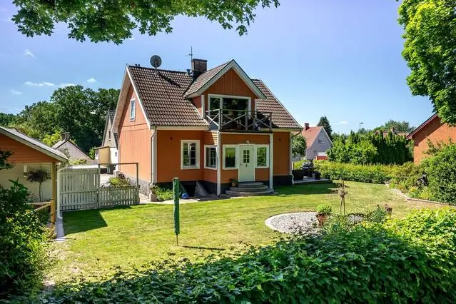 Bild 1 av 21 på Ekebodavägen 17