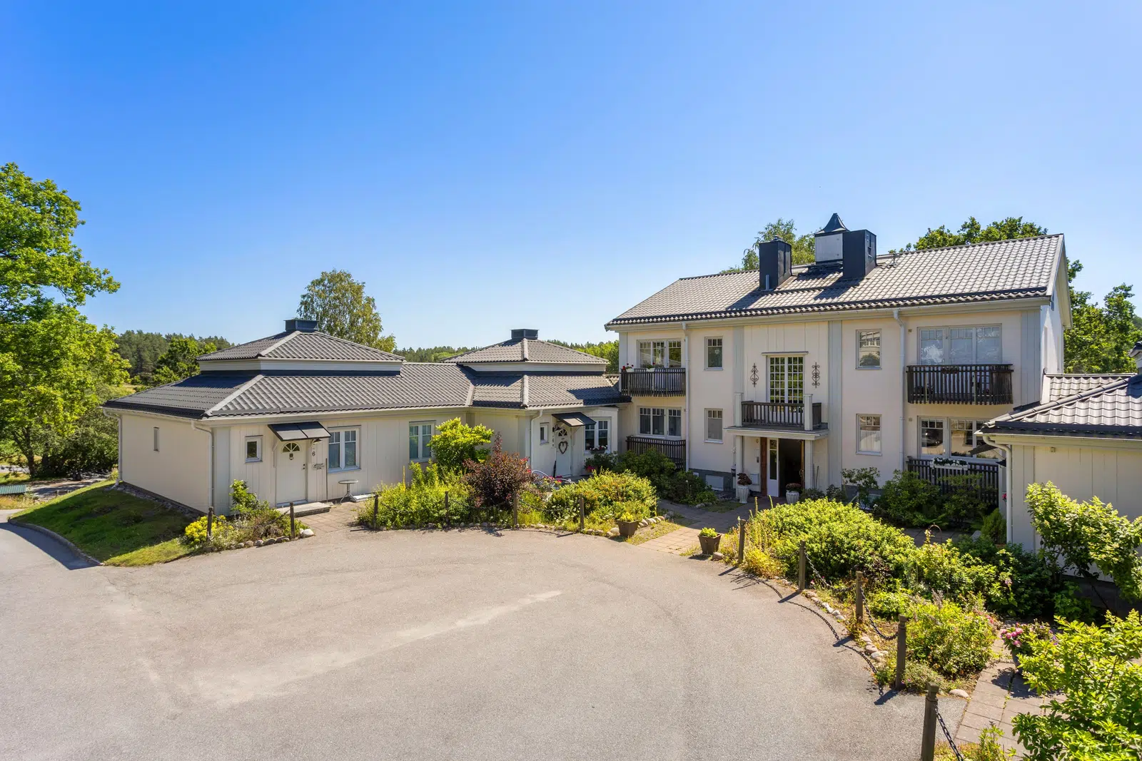 Image 1 of 1 of Stadsvallsvägen 6A