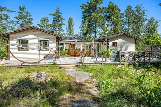 Bild 1 av 40 på Vinbärsvägen 30