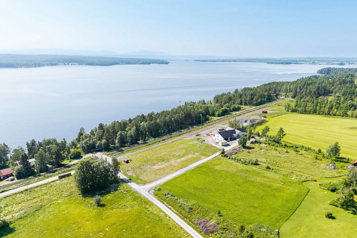 Bild 1 av 15 på Sjöhemsvägen 93