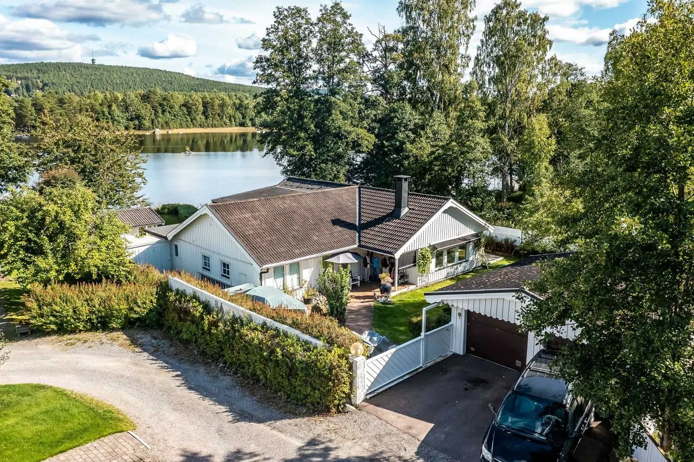 Image 1 of 7 of Hallongränd 4