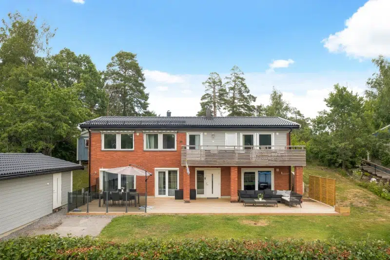 Villa, 8 rum, 166 m²