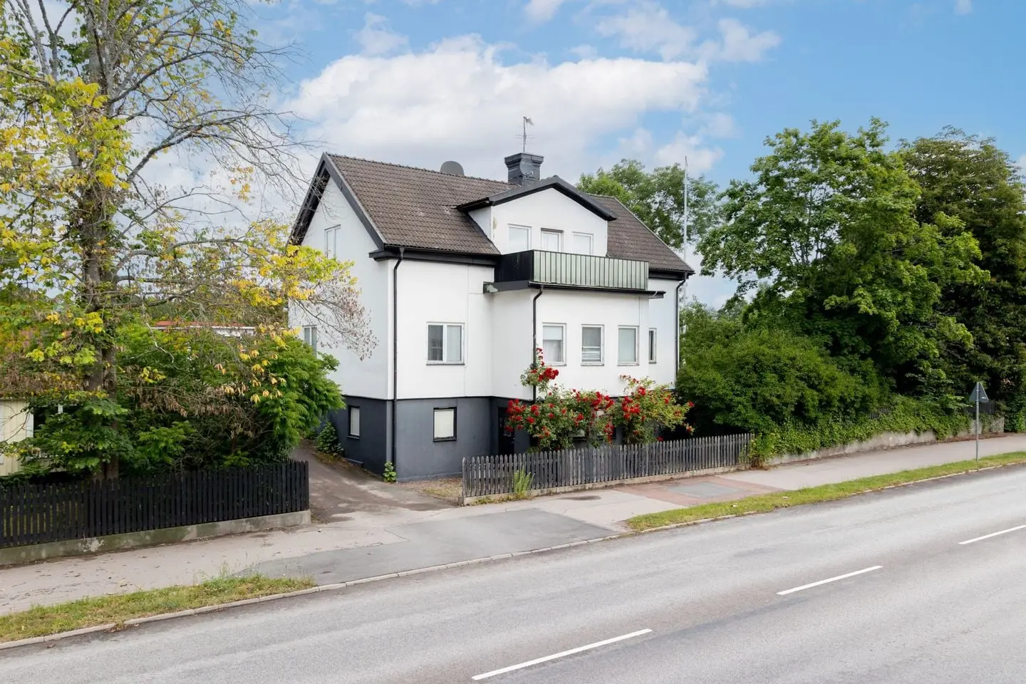 Bild 1 av 33 på Länsmansgatan 9A