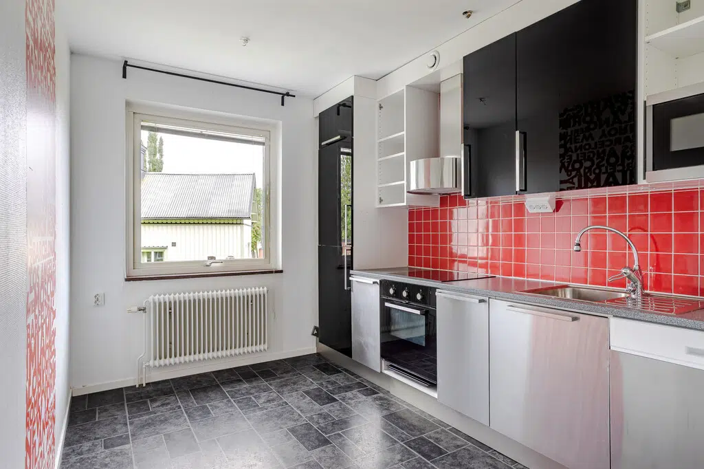 Image 1 of 19 of Mogatan 16
