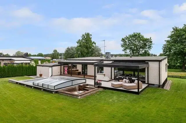 House, 8 rooms, 128 m² in Mjölby