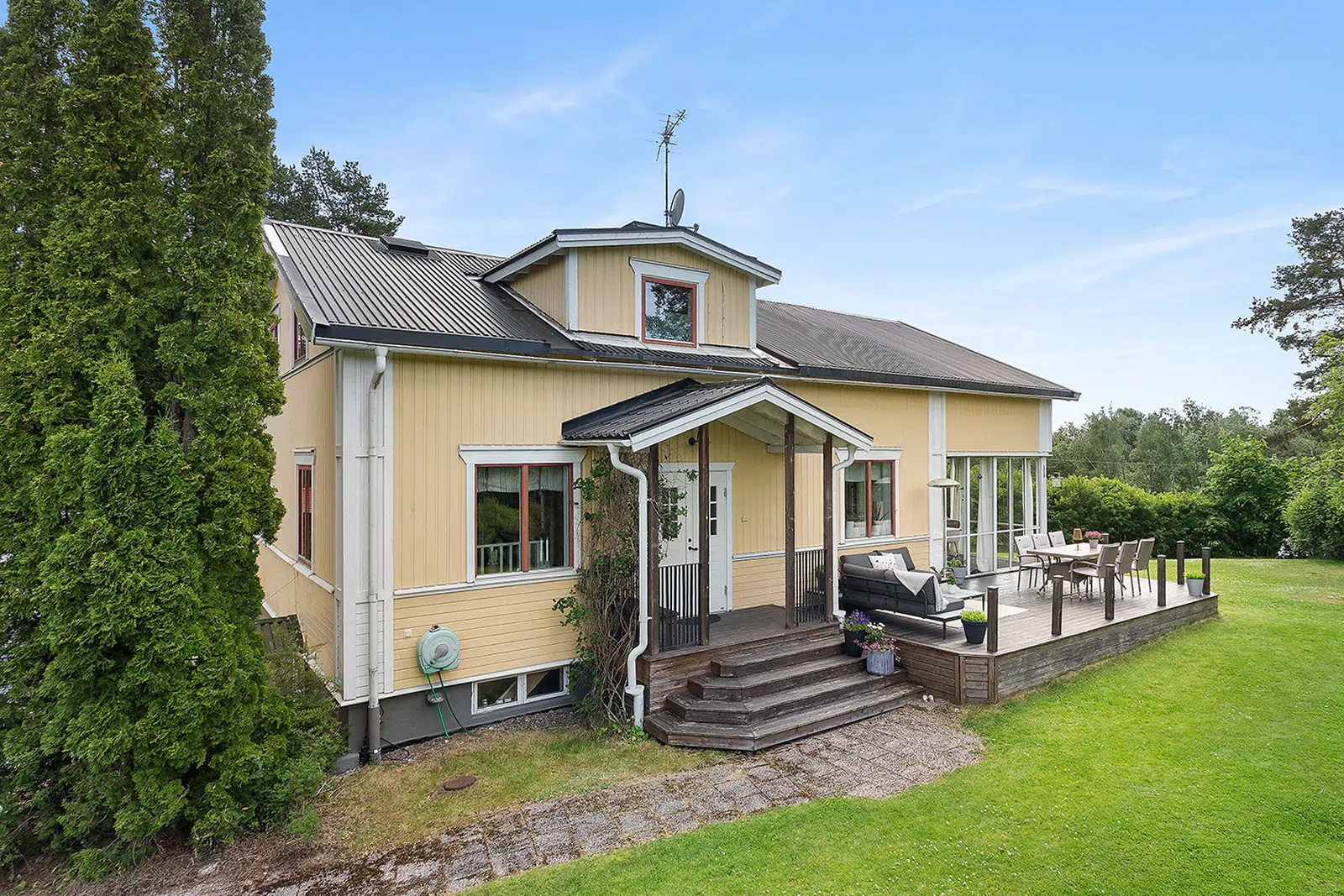 Bild 1 av 21 på Lötgränd 4