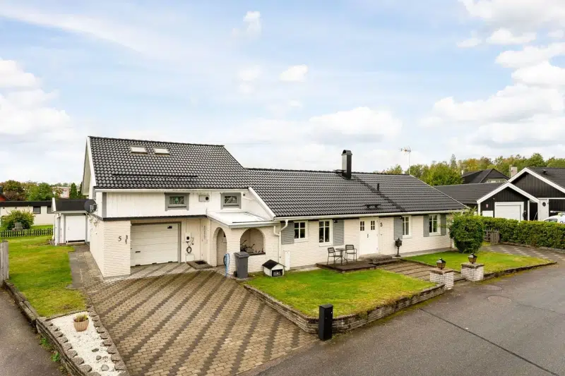 House, 6 rooms, 198 m² in Katrineholm