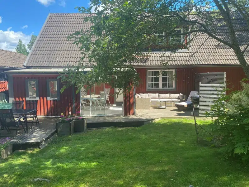 House, 6 rooms, 154 m² in Gnesta