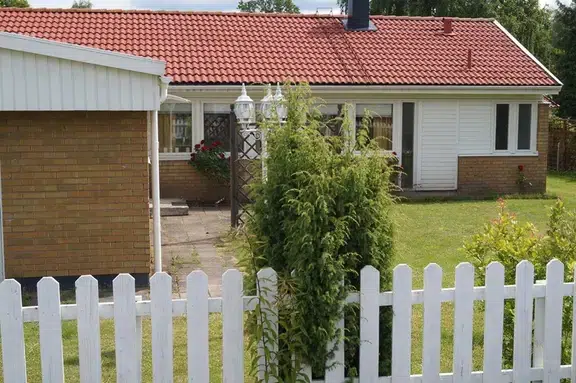 Villa, Hjälmavägen 86. Bild 1 av 1