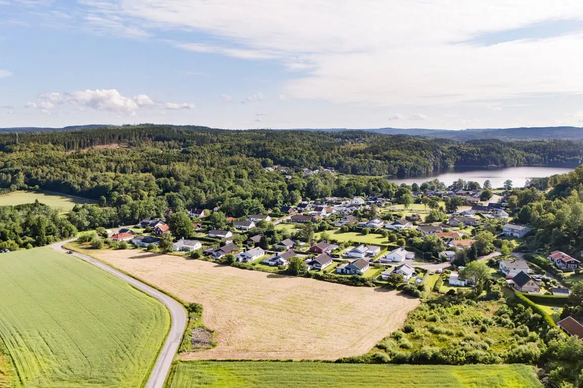 Bild 1 av 10 på Hjälmbergsvägen