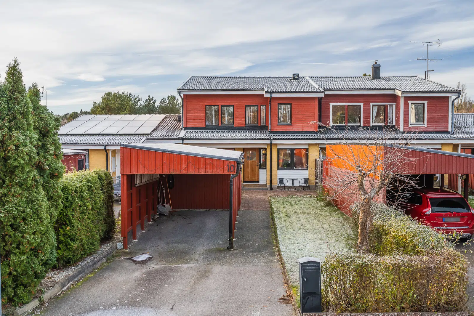 Bild 1 av 37 på Putsvägen 10