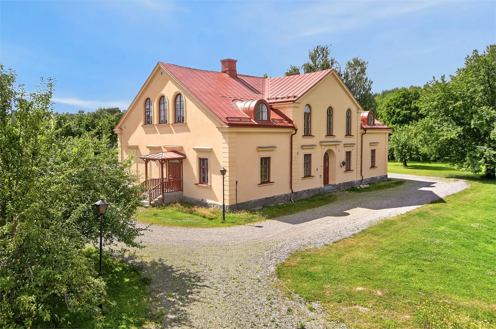 Image 1 of 41 of Katrineholmsvägen 2