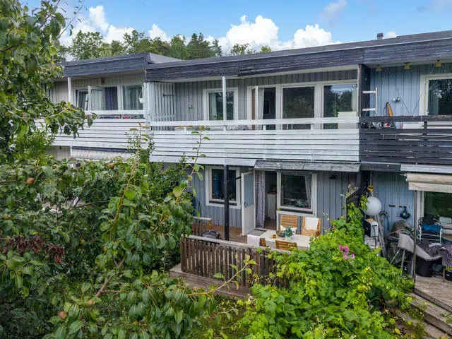 Semi-detached/terraced, 6 rooms, 114 m²