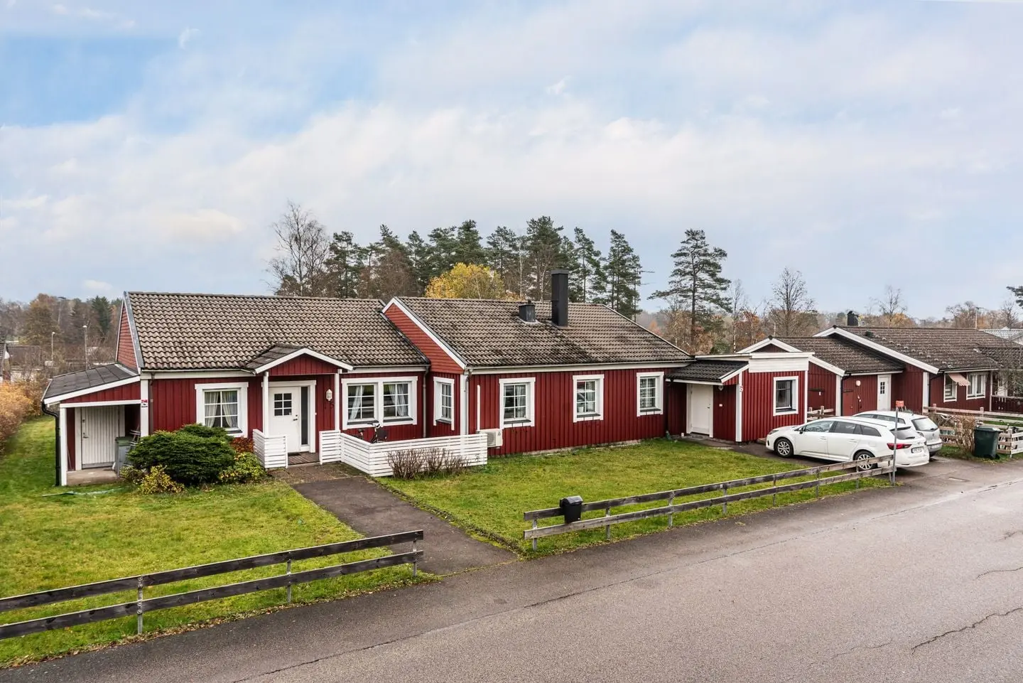 Image 1 of 33 of Kärrvägen 15