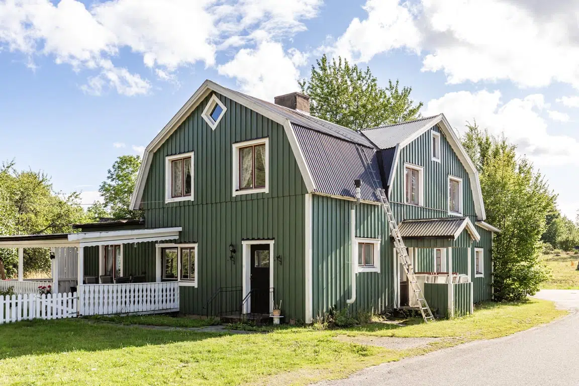 Image 1 of 33 of Hästmahult 113