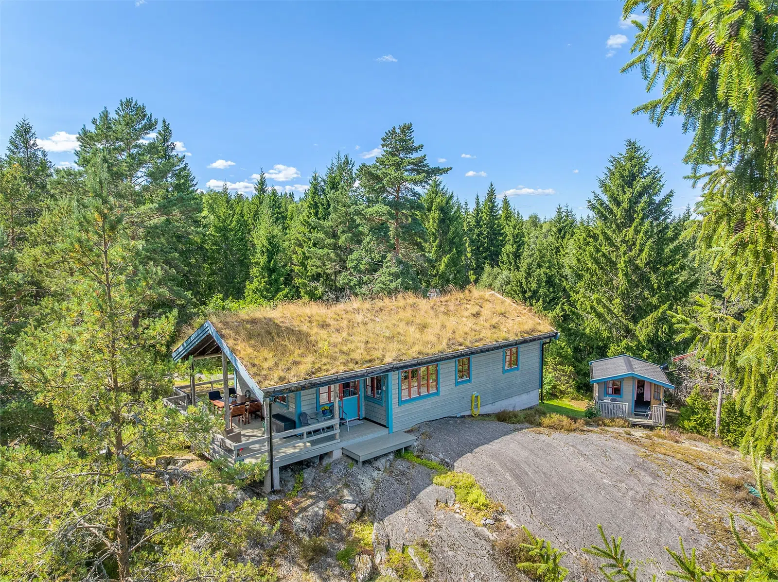 Bild 1 av 38 på Rörviken 1720