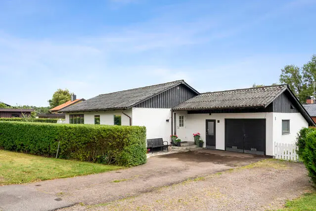 Bild 1 av 21 på Brobygatan 1